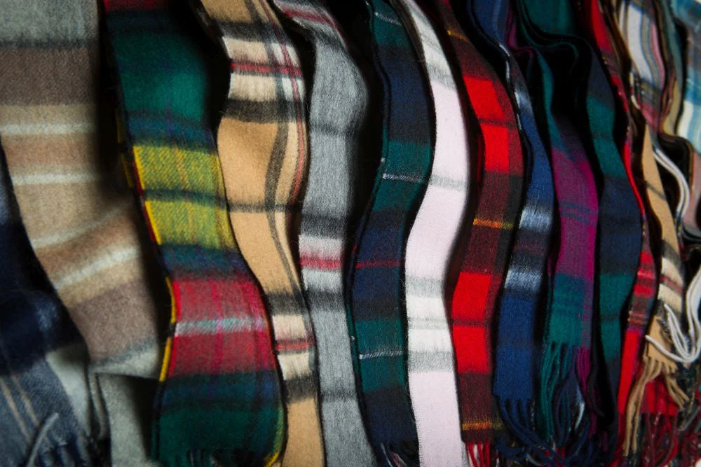 Glenmore 100% Lambswool Tartan Scarf - Royal Stewart - Image 4