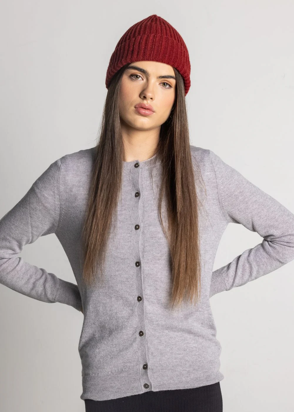 Isla Women's Scottish Made Cashmere Crew Neck Cardigan - Light Grey - Image 3
