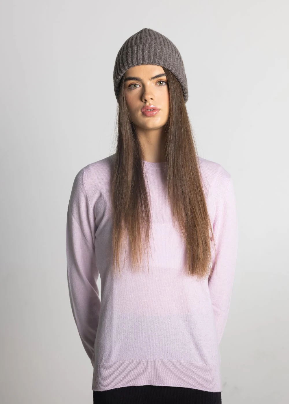 Isla Women's Scottish Made Cashmere Crew Neck Sweater - Soft Pink - Image 2