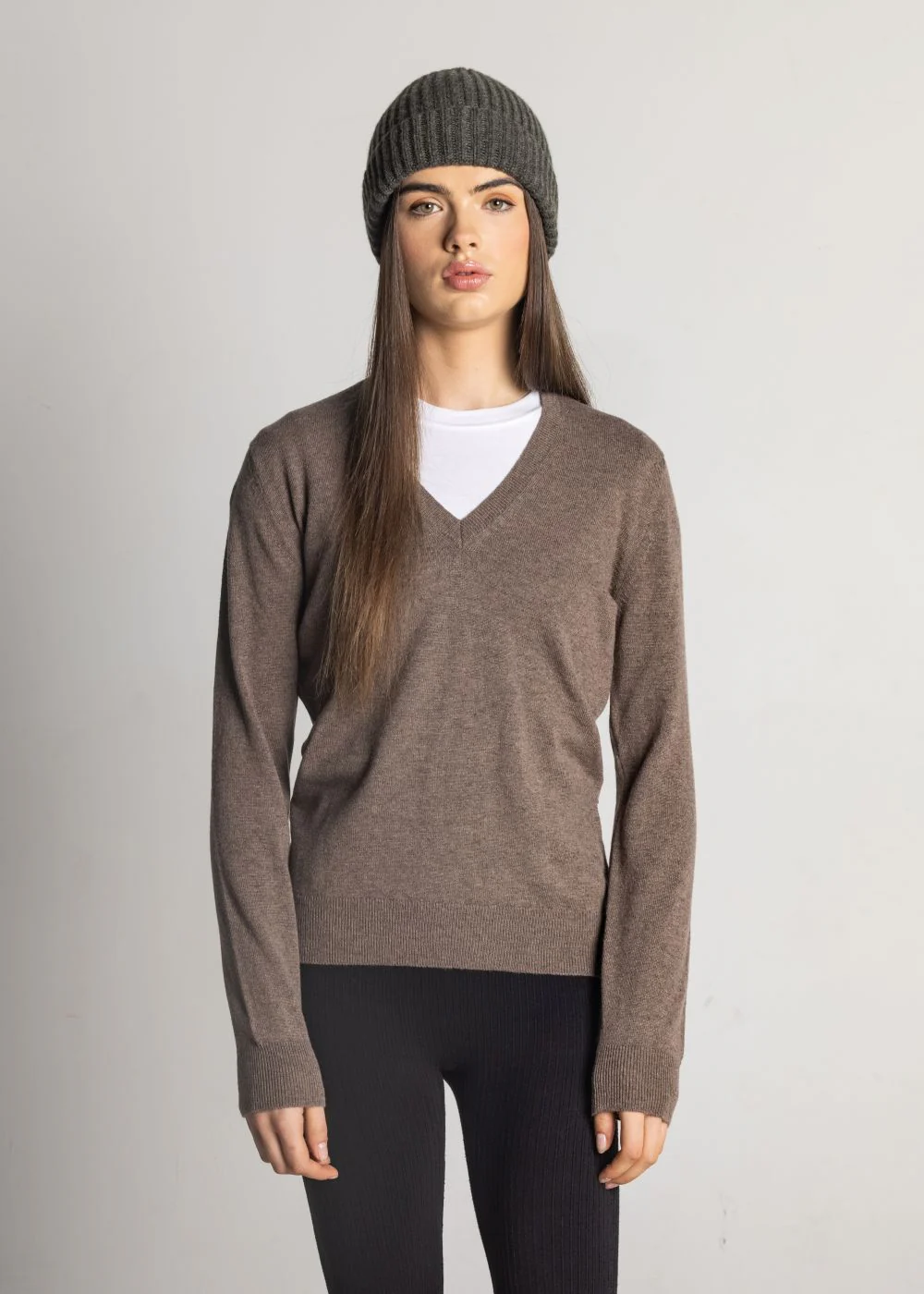 Isla Women's Scottish Made Cashmere V-Neck Jumper - Brown - Image 3
