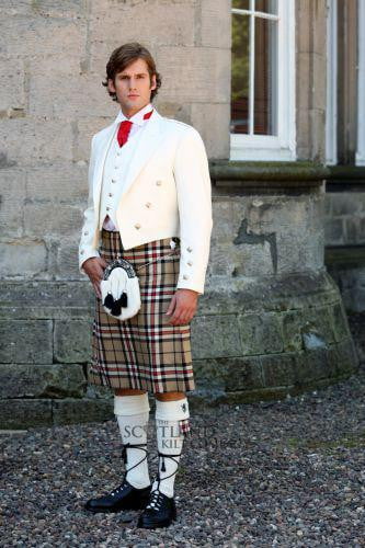 Men's 8 Yard Traditional Kilt - 13oz Mediumweight Wool - Made to Order - Image 3