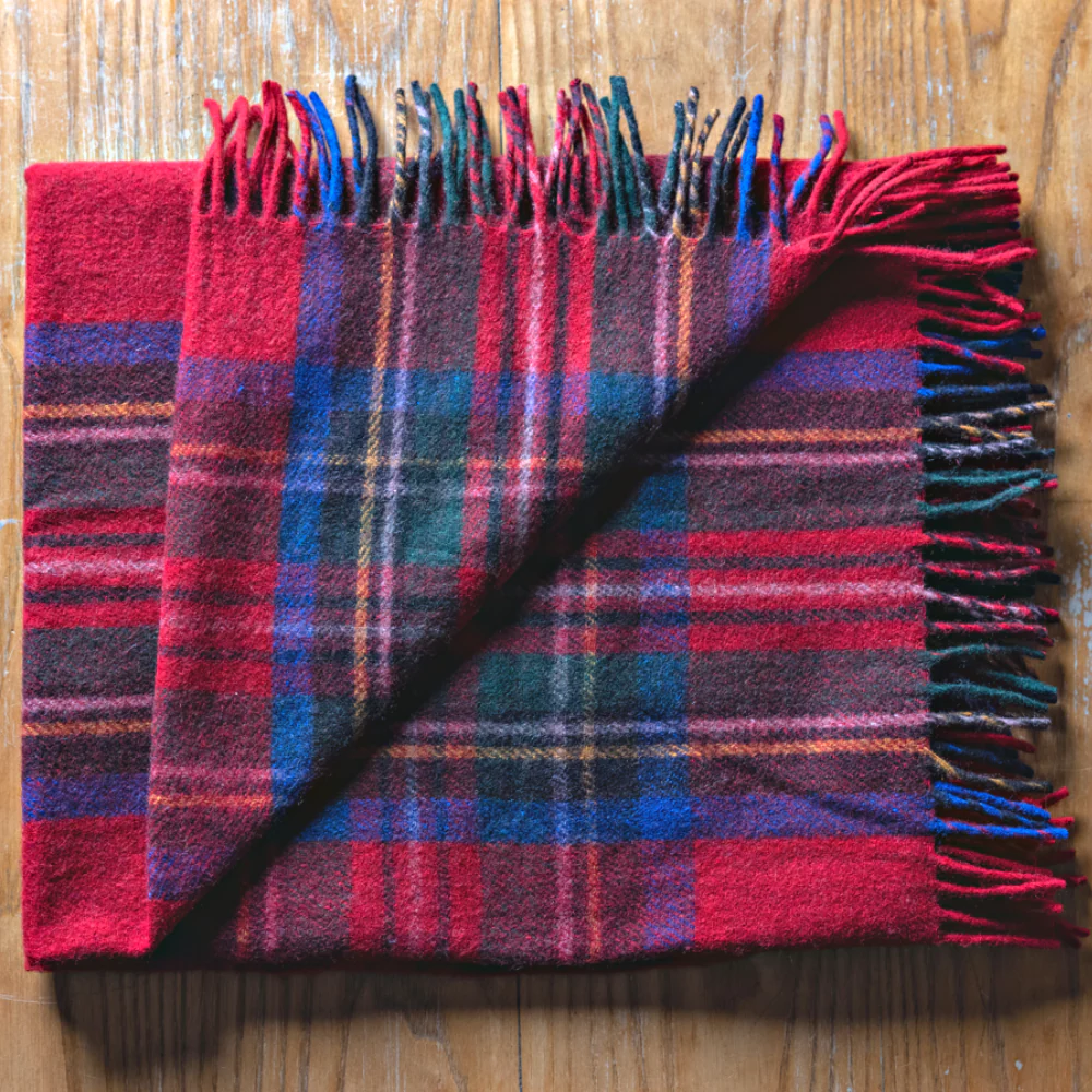 Wool Tartan Knee Blanket - 36'' x 59'' - Royal Stewart - Image 3
