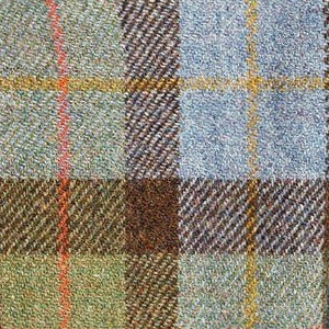 Women's Harris Tweed Duffle Coat in MacLeod (Size 18 and 20 remaining) - Image 3